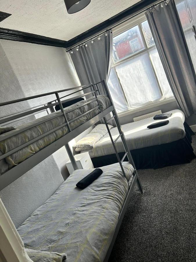 Guest house Adina Blackpool
